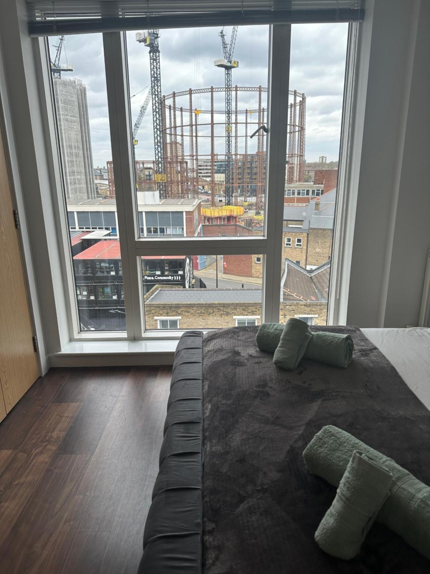 Apartment Lift & Free Parking, Modern 1 Bed Flat In Shoreditch Next To Train Station London